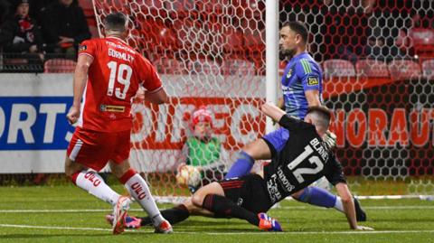 Joe Gormley scores for Cliftonville