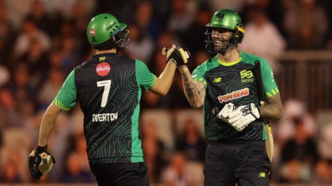 Craig Overton and Reece Topley celebrate Southern Brave's victory