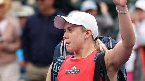 Sonay Kartal waves to the Indian Wells crowd