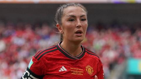 Katie Zelem playing in the FA Cup final