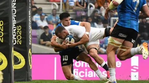 Ben Earl scores a try