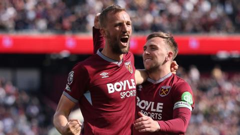 Tomas Soucek celebrates scoring against Everton