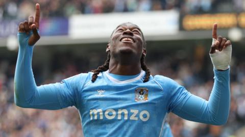 Brandon Thomas-Asante celebrating scoring a goal for Coventry City