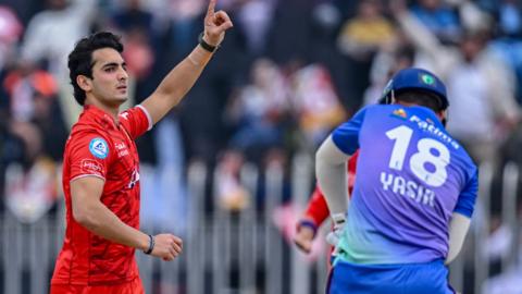 Hunain Shah celebrates a wicket in the 2024 PSL