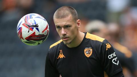 Anthony Racioppi warming up for a Hull match