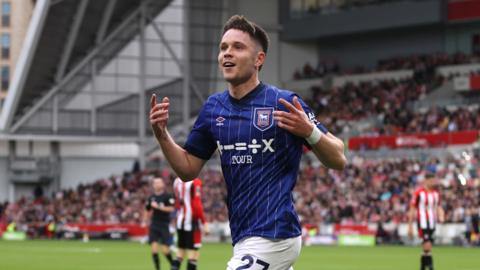 George Hirst of Ipswich Town celebrates scoring his team's second goal during the Premier League match between Brentford FC and Ipswich Town FC at Gtech Community Stadium