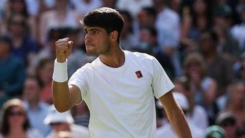 Carlos Alcaraz celebrates during his match with Jan-Lennard Struff