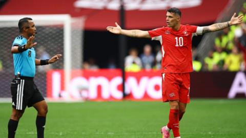 Switzerland v Colombia