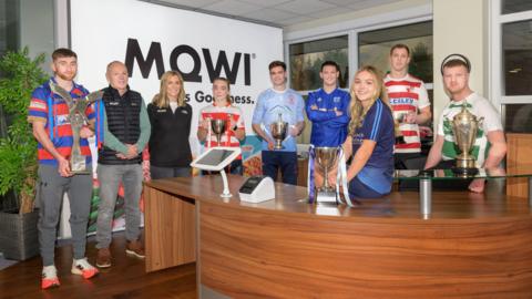 Riochdairean bho dhiofar sgiobaidhean iomain