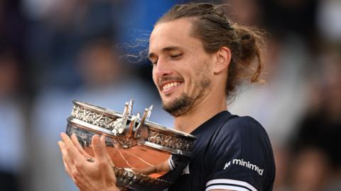 Alexander Zverev with the French Open trophy