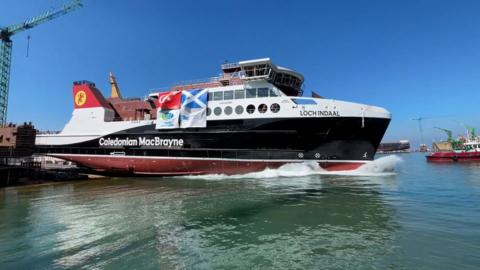 Watch MV Loch Indaal launch from Cemre Marin Endustri shipyard in Yalova, Turkey