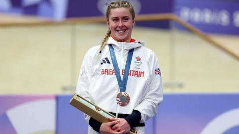 Emma Finucane with her bronze medal after the keirin race