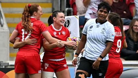Canada celebrate a try