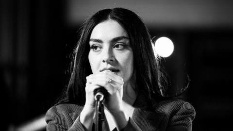 Charli xcx performing