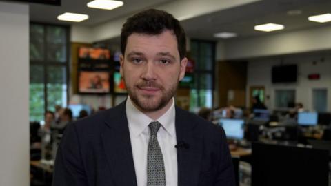 Henry Zeffman in BBC newsroom