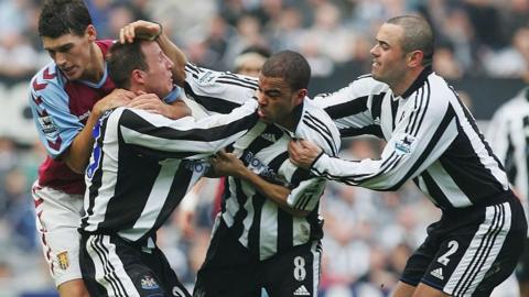 Lee Bowyer and Kieron Dyer fight