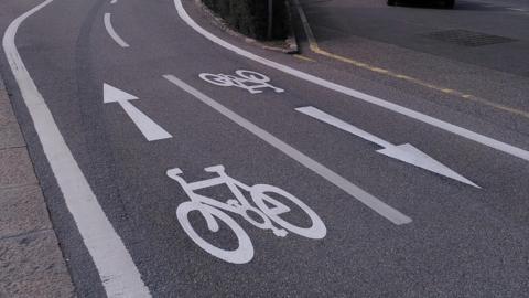 Cycle tracks