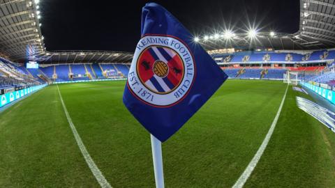 The corner flag at Select Car Leasing stadium, home of Reading FC