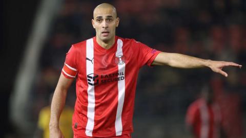 Leyton Orient midfielder Darren Pratley in action for the club