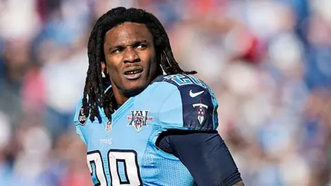 Johnson, poseedor de un récord en la NFL, revela su diagnóstico de ELA.