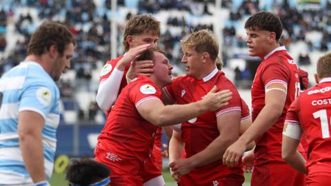 Wales celebrate Dewi Lake's try
