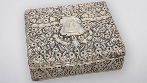 An Edwardian silver jewellery box