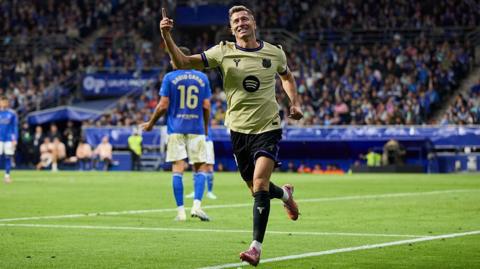Lewandowski celebrates