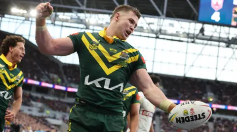 Hudson Youing scores a try