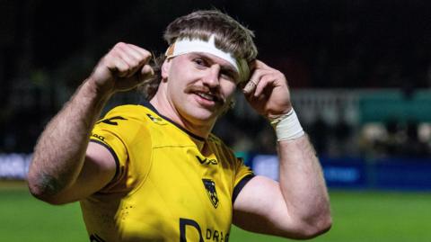 Aaron Wainwright in action for Dragons