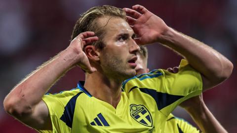 Benjamin Nygren playing for Sweden