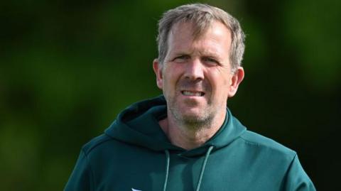 Worcestershire head coach Alan Richardson in his club hoodie