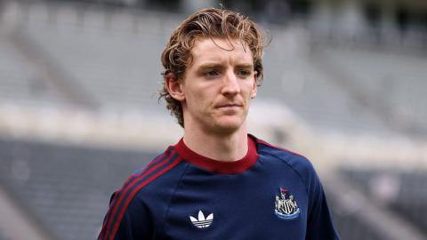 Anthony Gordon arrives at St James' Park before Newcastle United's game against West Ham on 17 May 2026