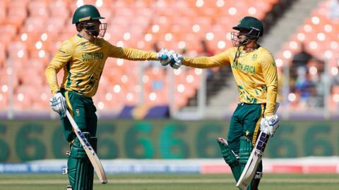 Ryan Rickelton (L) and Quinton de Kock of South Africa 