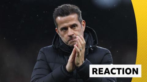 Marco Silva claps the Fulham fans