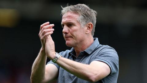 Wrexham boss Phil Parkinson applauds