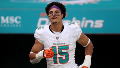 Linebacker Jaelan Phillips