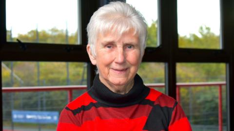 An cluicheadair hocaidh Jenna Park