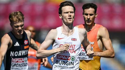 Max Burgin wins his 800m semi-final