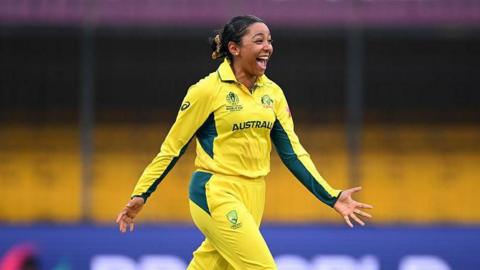 Alana King celebrates the wicket of Chloe Tryon