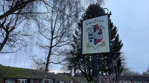 Smalley village sign 