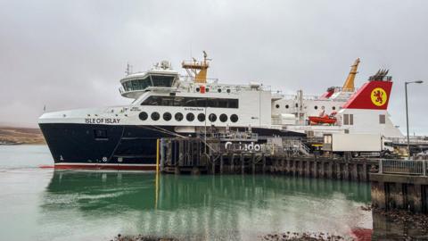 An MV Isle of Islay