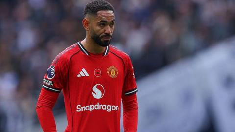 Matheus Cunha in action for Manchester United