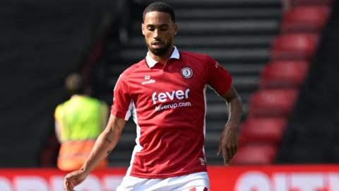 Defender Zak Vyner in action for Bristol City