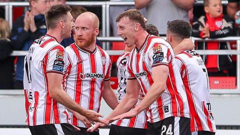 Derry City players celebrate Sam Todd's goal