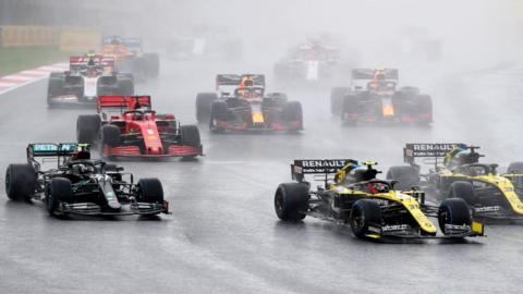 An image of the race start at the Turkish Grand Prix in 2020 