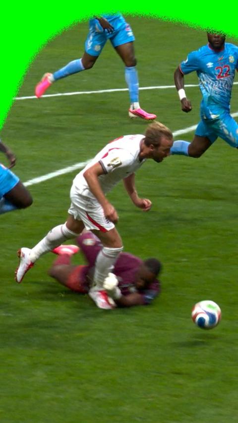 Harry Kane makes contact with DR Congo goalkeeper