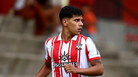 Mateus Fernandes in action for Southampton