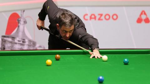 Ronnie O'Sullivan in action at the Crucible