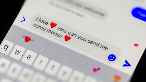 photo of a message on a smartphones involved with romance fraud