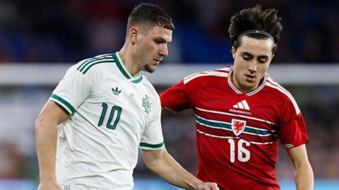 Jamie Donley battles Joel Colwill